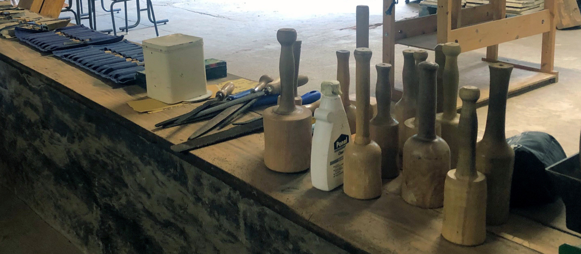 Klüpfel und Raspeln zum Holzbildhauen