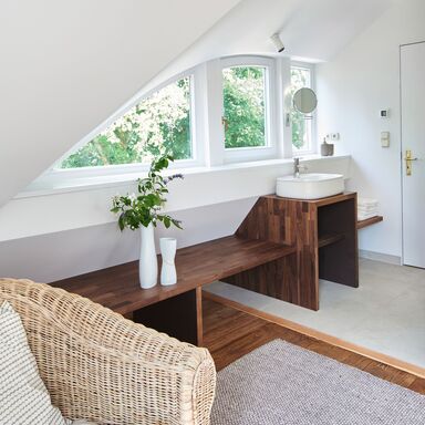 Bad im Wohnraum NORA Bad im Wohnraum NORA