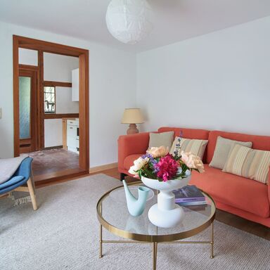 Wohnzimmer in der Künstlerwohnung