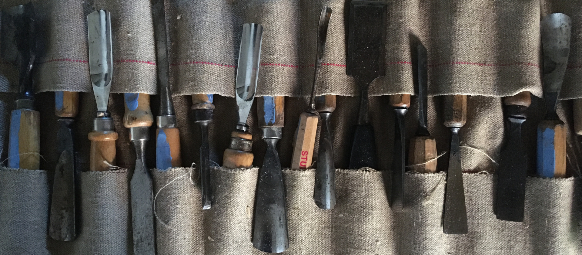 Stecheisen und Hohleisen oder auch Stechbeitel und Hohlbeitel zum Holzbildhauen